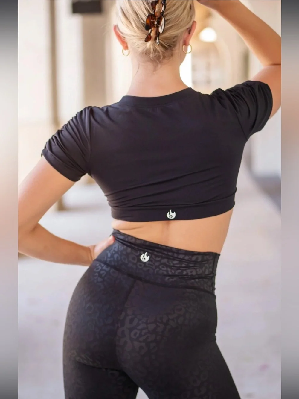 NWT Wavryn (Werk) Black Short Sleeve Crop Top